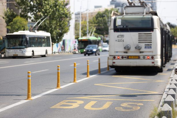 schimbari majore in transportul public din bucuresti linii suspendate si trasee modificate de sambata 69bd377471eeb