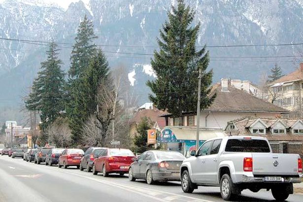 trafic duminica seara coloana pe dn1 intre sinaia si comarnic 69a4770b6696a