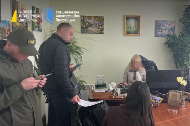 ucraina mita in sistemul public o functionara fiscala prinsa cu 40 000 de dolari si un magistrat acuzat intr un dosar de coruptie 69bb0cc2507b7