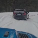 un barbat cu sotia sa au ramas inzapeziti pe transalpina in zona pasul tartarau 69bed9aea8fe5