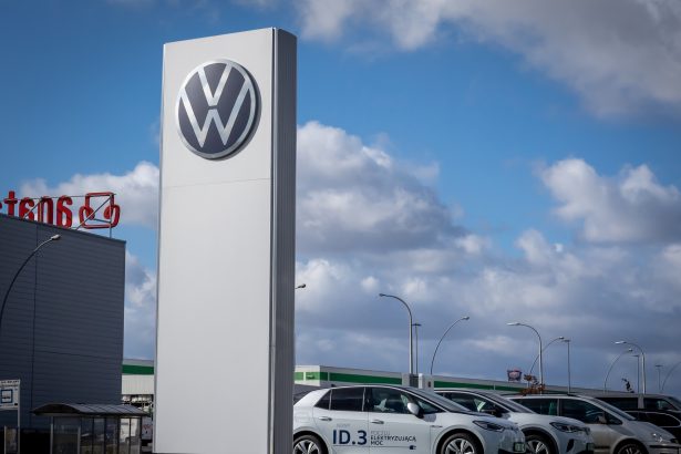 volkswagen vrea sa si extinda activitatea in domeniul apararii negocieri cu o firma din israel 69c3c8bbaac05