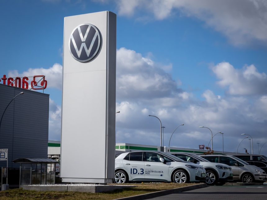 volkswagen vrea sa si extinda activitatea in domeniul apararii negocieri cu o firma din israel 69c3c8bbaac05