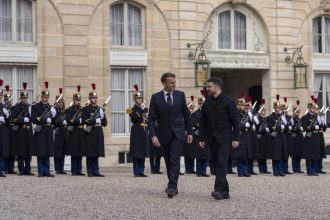 zelenski si macron au discutat despre apararea ucrainei si tensiunile din orientul mijlociu 69ac630877838