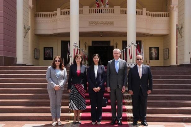 Principele Radu al României la Universitatea Britanică din Egipt, în cadrul unei vizite dedicate diplomației regale și relației istorice dintre București și Cairo.