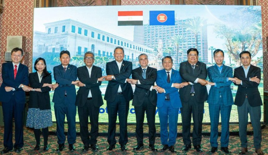 Officials, diplomats, and business leaders attend the Malaysia Embassy event in Cairo on Egypt-Malaysia strategic cooperation.