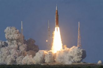 artemis ii lansata cu succes spre luna prima misiune cu echipaj uman dupa mai bine de jumatate de secol 69cdf01ad0c6d