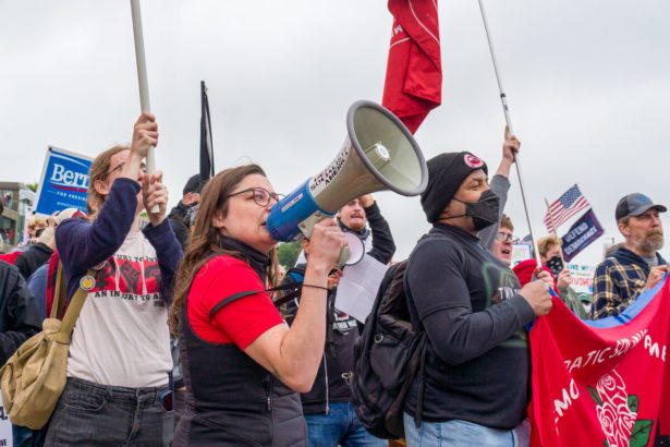 cer redistribuirea averilor dar fac parte din clasa privilegiata membrii dsa mult mai bogati decat si ar imagina criticii 69ee766f5ec8d