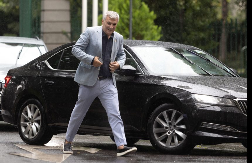 daniel zamfir psd nu dam jos toti pasagerii din avion ci doar pilotul psd poate initia o motiune de cenzura daca bolojan nu pleaca 69e5e24f2281f