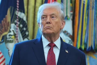 donald trump cere reluarea urgenta a lucrarilor la sala de bal de la casa alba invocand riscuri de securitate 69d380e6ef09c