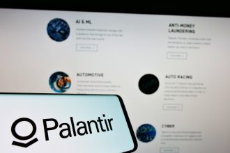 donald trump lauda palantir in timp ce actiunile companiei inregistreaza cea mai slaba saptamana din ultimul an 69da360bde38b