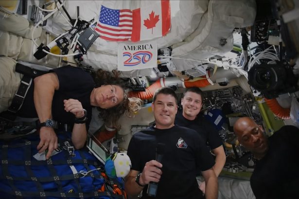 echipajul artemis ii conferinta de presa din spatiu sunt atat de multe imagini atat de multe povesti 69d7930517fa4