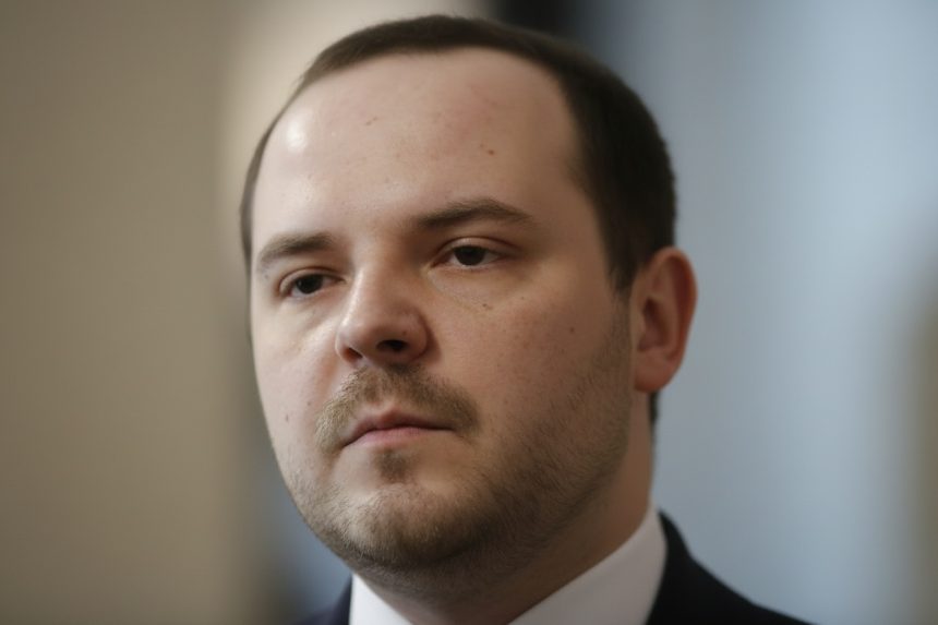 edited alexandru rogobete romania va incerca in discutiile cu pfizer sa converteasca datoria de 600 de milioane de euro in medicamente inovative 69dfa2be99865