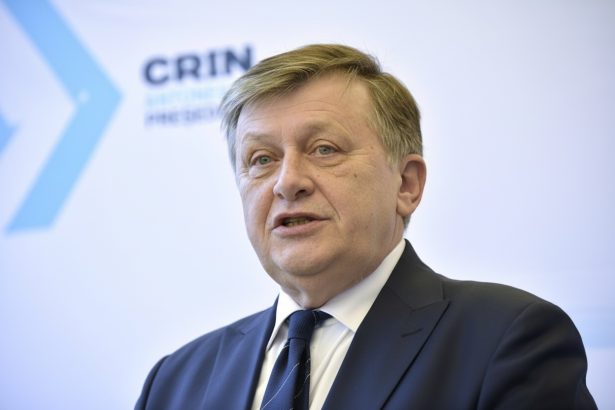 edited crin antonescu il apara pe nicusor dan dupa numirile de la varful parchetelor presedintele nu este captivul unei secte 69d782a45e156
