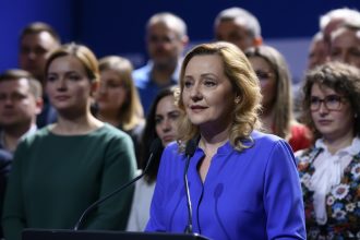 edited elena lasconi cauta consilier personal la primaria campulung salariul anuntat a starnit reactii 69f0896b76f06