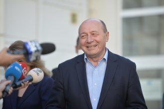 edited este posibil un personaj politic ca peter magyar in romania ce spune traian basescu 69de74873cbc9