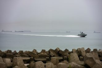 edited mesaj sfidator din partea iranului in timp ce navele care incercau sa traverseze ormuz au raportat focuri de arma 69e36f8c799fa