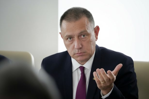 edited mihai fifor despre coalitie ar fi iresponsabil sa mergem mai departe pe un drum pe care 80 dintre romani il considera gresit 69d0a85582a04