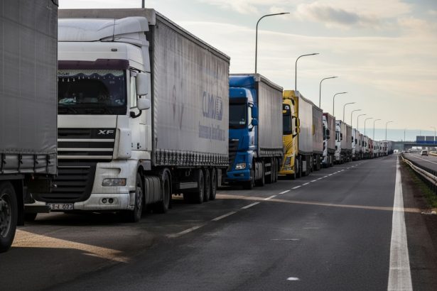 edited ministerul transporturilor anunta conditii de acces mai flexibile la schema de ajutor de stat pentru transportatorii rutieri de marfa 69cfd43c002ca