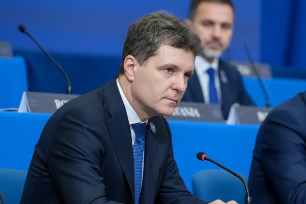 edited nicusor dan intrebat daca este de partea lui bolojan in contextul referendumului psd imi voi pastra rolul de mediator si voi invita la calm 69e10e2c038a2