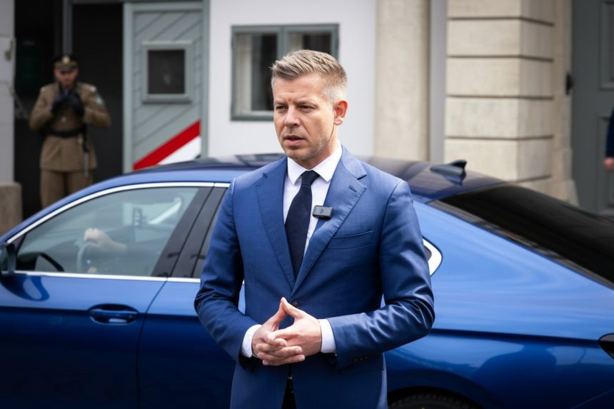 edited peter magyar daca presedintele republicii si celelalte marionete nu demisioneaza vor fi demise printr un amendament constitutional 69df683b8e0ab