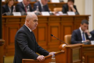 edited psd si aur anunta ca vor initia impreuna o motiune de cenzura anuntul a fost facut de lideri de la cele doua partide politice 69ef13749e35e