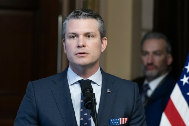 edited scandal in sua democratii cer demisia sefului pentagonului din cauza razboiului din iran 69d49cd52d75f