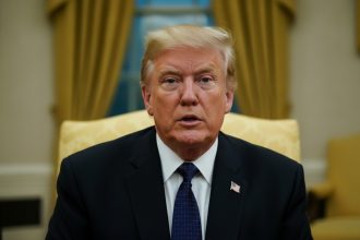 edited viral donald trump a publicat o imagine realizata cu ia in care apare pe post de vindecator precum isus hristos 69dc84ad4bf78