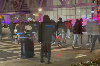 grupuri de adolescenti sfideaza restrictiile din capitala sua adunarile tinerilor la ore tarzii un fenomen periculos care a luat amploare 69de143e77fef