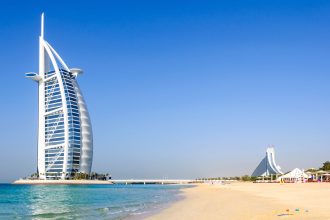 hotelul simbol al dubaiului burj al arab intra intr un amplu proces de restaurare 69e08e3f9c4f8