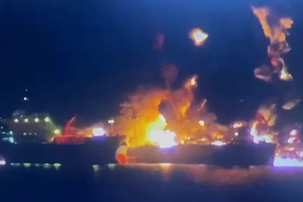 iranul a tras asupra a trei nave comerciale dupa ce a decis sa incalce acordul cu sua si sa reinchida stramtoare ormuz 69e391552e126