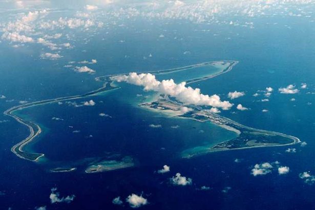 marea britanie renunta la cedarea insulelor chagos dupa ce trump a numit decizia un gest de o mare prostie insulele includ baza diego garcia 69da315e39381