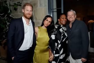 meghan a renuntat la uniforma bej pentru o rochie verde fanii trateaza momentul ca pe un eveniment istoric 69dd4bfb98124