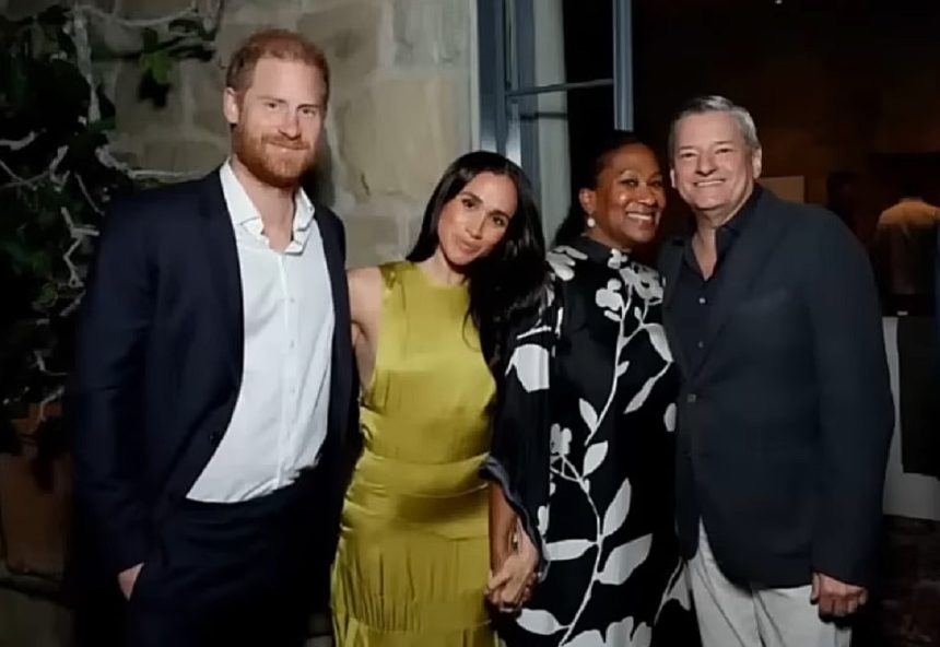 meghan a renuntat la uniforma bej pentru o rochie verde fanii trateaza momentul ca pe un eveniment istoric 69dd4bfb98124