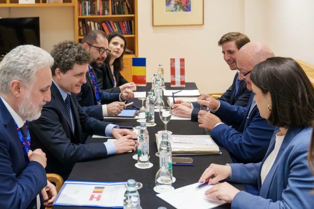 nicusor dan s a intalnit cu cancelarul austriei la summitul initiativei celor trei mari 69f10ee882167