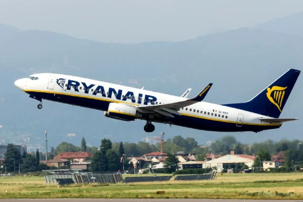 o aeronava ryanair a decolat fara pasageri lasand 192 de persoane blocate in franta 69e64d11bb229