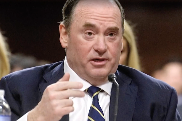 pete hegseth il demite pe john phelan secretarul marinei sua in plina criza militara de unde au plecat tensiunile 69e99c2ed9028