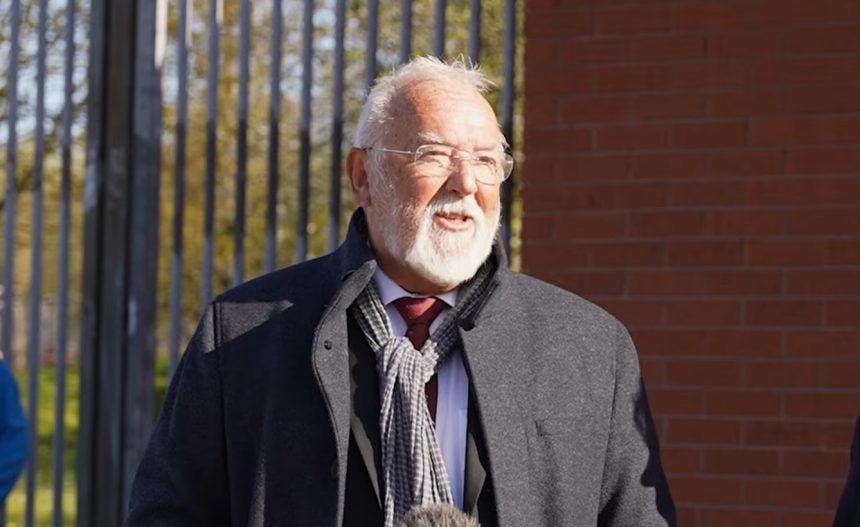 preot judecat in regatul unit pentru ca a citat un verset din biblie a vorbi despre dragostea lui dumnezeu fata de oameni langa o clinica de avorturi pare sa fie infractiune 69ef4f38e2f8e