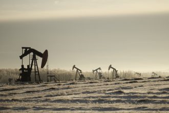 pretul petrolului a inregistrat o scadere importanta dupa decizia lui trump de prelungire a armistitiului 69e9a6e14d017