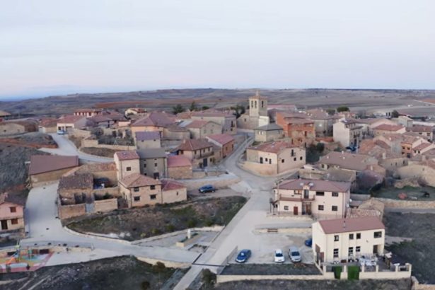 satul din spania cu 40 de locuitori care ofera case si locuri de munca familiilor dispuse sa se stabileasca permanent in el 69e35a6f76dc2