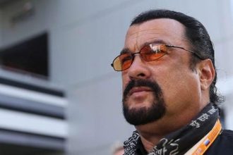 steven seagal si kim jong un in dosarul unei retele de trafic de arme destructurate in ucraina cum actionau cei aflati in fruntea gruparii 69f19491ed3f5