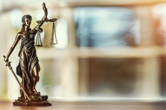 sua relaxeaza restrictiile asupra marijuanei si pregateste reclasificarea drogului 69eba943982e8