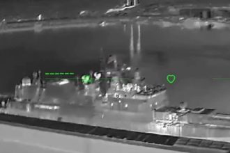 ucraina a revendicat atacuri asupra unei nave rusesti in novorosiisk si a unei platforme din marea neagra 69d407ad86d1c