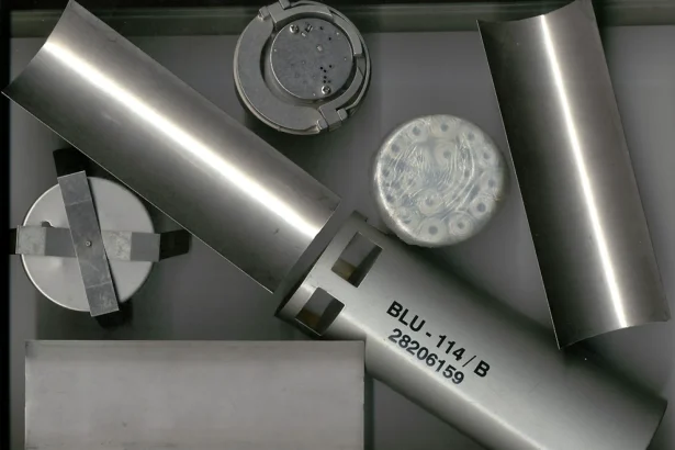 ucraina acuzata de rusia ca a folosit drone echipate cu bombe cu grafit care sunt efectele produse 69d400a0d26ab