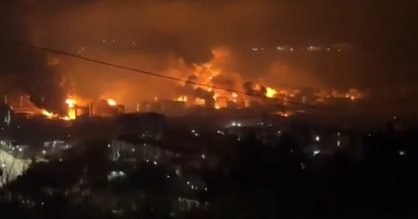 ucraina loveste din nou infrastructura petroliera rusa din tuapse incendiile anterioare nici nu fusesera stinse complet 69f0592bdc414