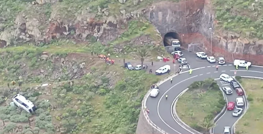un autocar s a rasturnat in insulele canare un turist a murit iar 27 de persoane au fost ranite 69d94ba58cc0f