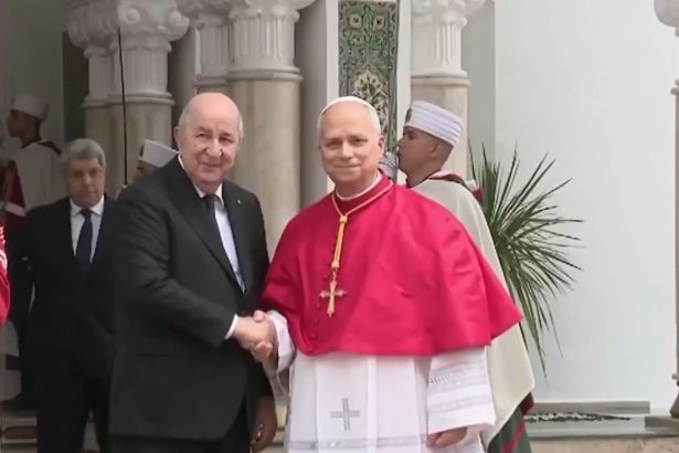 vizita papala in algeria naste multe controverse 69ddb41ee6676