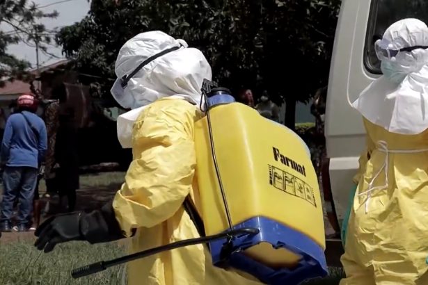 18 suspecti de ebola au fugit dupa incendierea unui centru medical din congo oms a ridicat nivelul de alerta 6a129b78a49c5