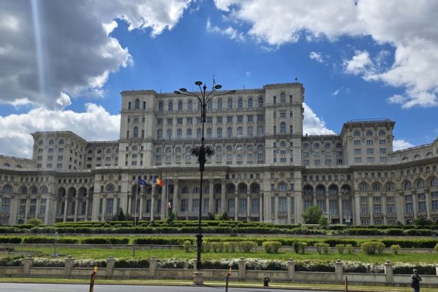 Parlament România, vot moțiune de cenzură, căderea Guvernului Bolojan, mai 2026