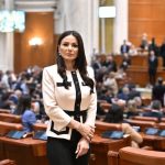 Valentina Aldea în plenul Senatului, susținând proiectul privind țigările electronice și tutunul încălzit în spațiile publice închise