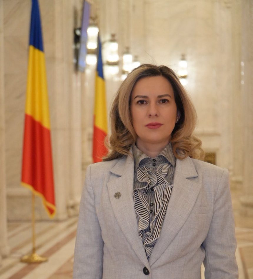 Dumitrița Albu în Parlament, după moțiunea de cenzură care a dus la îndepărtarea lui Ilie Bolojan